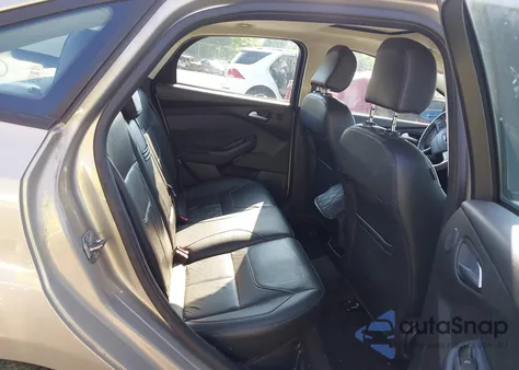 2016 Ford Focus Se z USA, uszkodzony, nr VIN 1FADP3F20GL389034